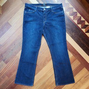 NWOT Eddie Bauer Dark Wash Classic Boot Cut Jeans Size 16